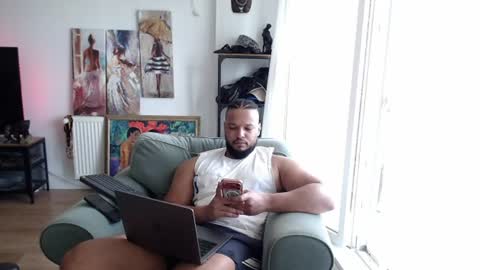 Snapshot of 0_kingsley chatting on June 18, 7:19 am Kingsley online show from June 18, 7:19 am