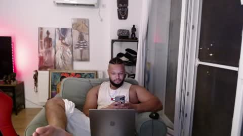 Snapshot of 0_kingsley chatting on June 25, 7:40 pm Kingsley online show from June 25, 7:40 pm