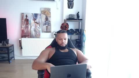Snapshot of 0_kingsley chatting on June 29, 10:15 am Kingsley online show from June 29, 10:15 am