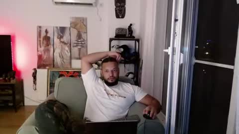 Snapshot of 0_kingsley chatting on July 1, 1:40 am Kingsley online show from July 1, 1:40 am