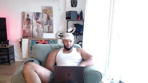 Snapshot of 0_kingsley chatting on July 19, 3:54 am Kingsley online show from July 19, 3:54 am