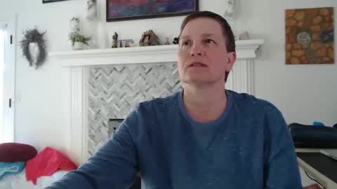 Aurora Willows online show from April 4, 4:26 pm