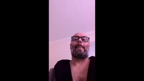15chells online show from March 22, 10:18 am