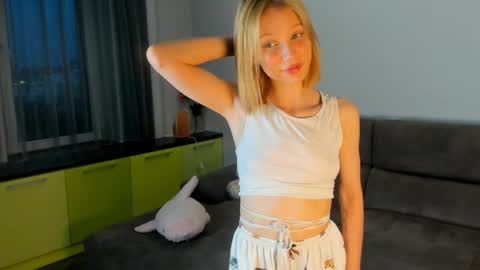 Kira online show from June 1, 4:41 pm