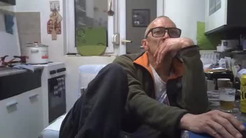 1973man online show from March 28, 10:31 pm