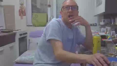 1973man online show from April 18, 1:20 am