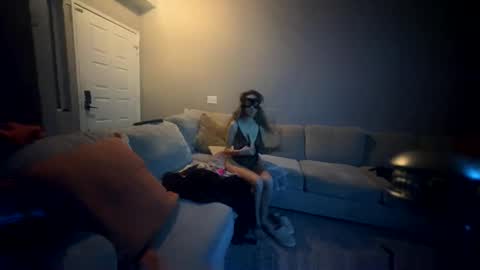 Snapshot of 1980latinocouple chatting on March 2, 7:21 am 1980latinocouple online show from March 2, 7:21 am