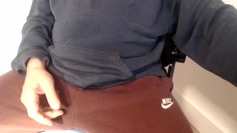 i erupt if you suck ur nipples 4 me and look at the camera while watching me online show from February 14, 10:34 am