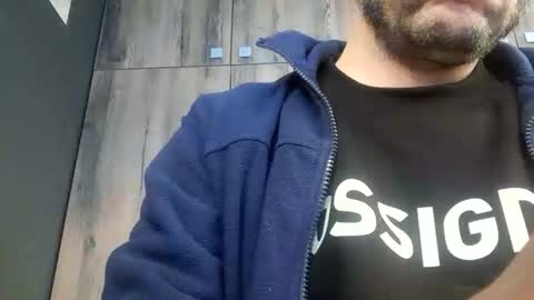 Snapshot of 1guido chatting on December 16, 12:38 pm Guido online show from December 16, 12:38 pm