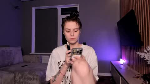 Lily 3 online show from April 28, 8:25 pm