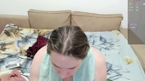 1LINDSEY1 online show from June 1, 10:50 am