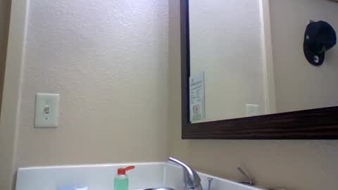 Snapshot of 1nastya8 chatting on February 13, 5:09 pm TheShyOne18 online show from February 13, 5:09 pm