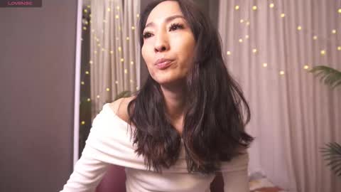 Rei online show from December 16, 9:09 pm