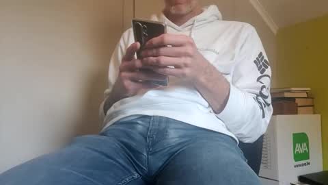 22_acacia_avenue online show from March 12, 12:00 pm