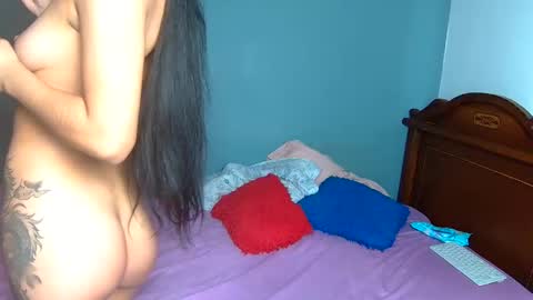 Snapshot of 2cgirls18 chatting on November 13, 5:56 pm Tip us ask our names online show from November 13, 5:56 pm