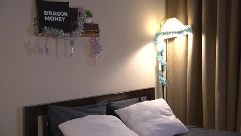 Elley  online show from December 19, 6:42 am