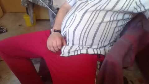 Snapshot of 2hard2handleme chatting on May 31, 6:31 am 2hard2handleme online show from May 31, 6:31 am