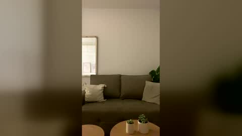 2littlefox online show from April 14, 2:17 am