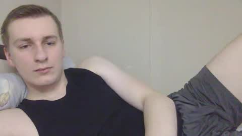 Snapshot of 3andy3 chatting on December 2, 7:14 am Andy online show from December 2, 7:14 am