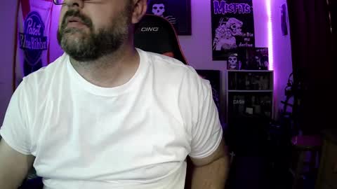 Snapshot of 3ndlessmike chatting on May 17, 1:07 pm 3ndlessmike online show from May 17, 1:07 pm