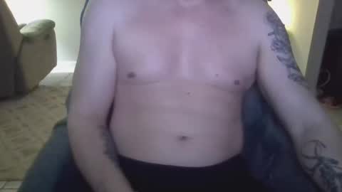 Snapshot of 42o_blah chatting on February 25, 2:10 am 42o_blah online show from February 25, 2:10 am