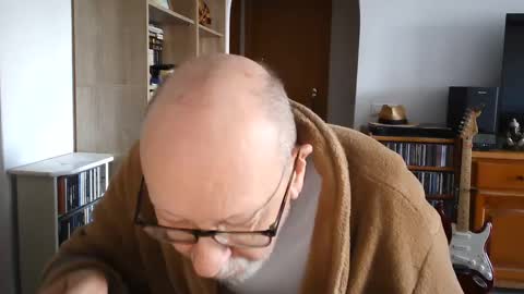  Papi  online show from February 8, 12:06 pm