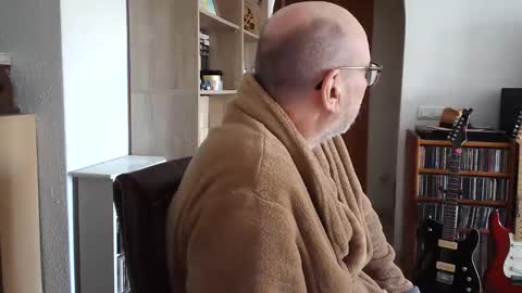  Papi  online show from February 28, 11:25 am