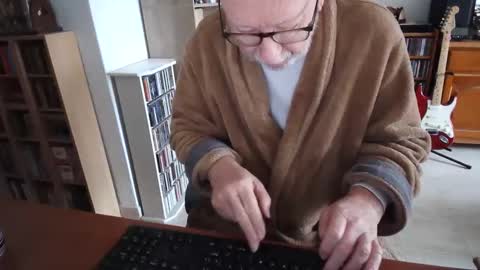  Papi  online show from March 5, 10:33 am