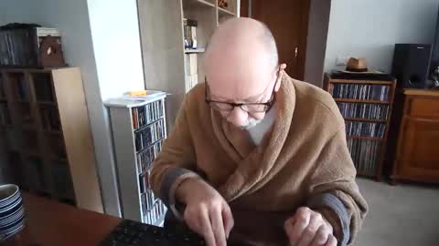  Papi  online show from December 19, 10:11 am