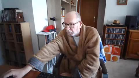  Papi  online show from February 7, 11:14 am