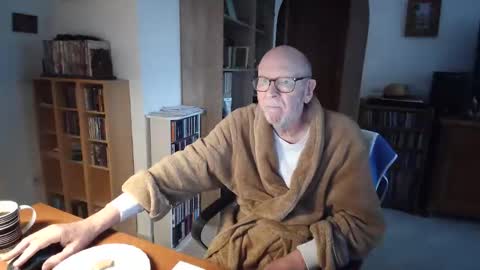  Papi  online show from March 5, 10:22 am