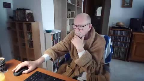  Papi  online show from March 22, 9:13 am