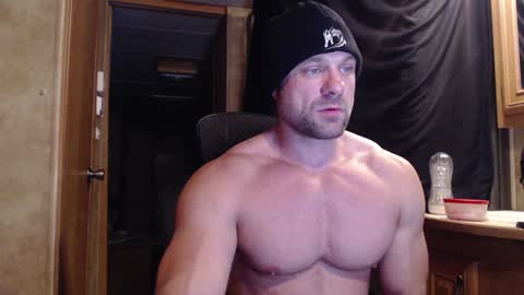 Snapshot of 9fat_inches chatting on December 5, 4:53 am 9 fat inches online show from December 5, 4:53 am