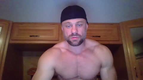 Snapshot of 9fat_inches chatting on December 13, 3:27 am 9 fat inches online show from December 13, 3:27 am