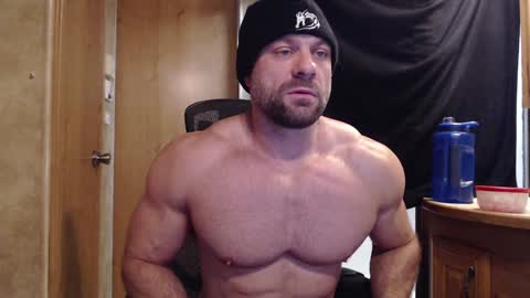 Snapshot of 9fat_inches chatting on December 14, 6:20 pm 9 fat inches online show from December 14, 6:20 pm