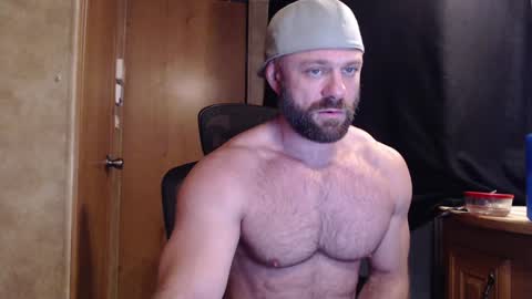 Snapshot of 9fat_inches chatting on January 19, 11:43 pm 9 fat inches online show from January 19, 11:43 pm