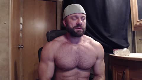 Snapshot of 9fat_inches chatting on January 22, 4:13 am 9 fat inches online show from January 22, 4:13 am