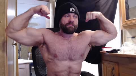 Snapshot of 9fat_inches chatting on January 31, 8:54 pm 9 fat inches online show from January 31, 8:54 pm