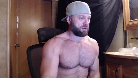 Snapshot of 9fat_inches chatting on February 1, 3:52 am 9 fat inches online show from February 1, 3:52 am