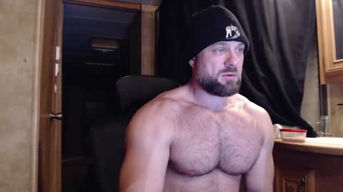 Snapshot of 9fat_inches chatting on February 6, 4:10 am 9 fat inches online show from February 6, 4:10 am