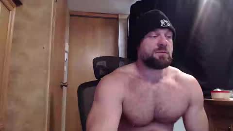 Snapshot of 9fat_inches chatting on February 12, 6:09 pm 9 fat inches online show from February 12, 6:09 pm