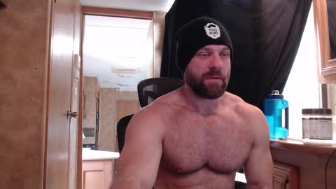 Snapshot of 9fat_inches chatting on March 7, 8:00 pm 9 fat inches online show from March 7, 8:00 pm