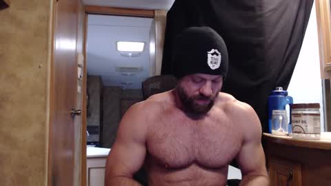 Snapshot of 9fat_inches chatting on March 8, 6:47 pm 9 fat inches online show from March 8, 6:47 pm