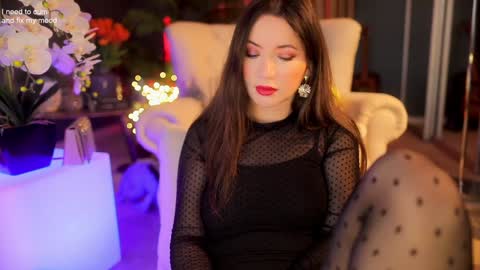 Sophia  online show from December 2, 4:40 am