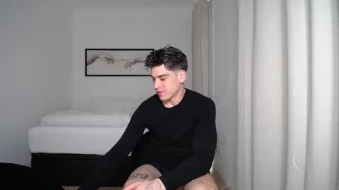 _aesthetic online show from May 15, 2:13 pm