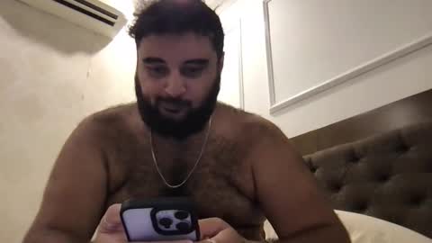 Snapshot of _alan_bear_ chatting on April 27, 10:46 am Alan online show from April 27, 10:46 am