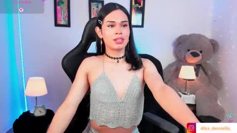 Snapshot of _ali_danniella_ chatting on March 16, 10:19 am danniella Indepeding Model online show from March 16, 10:19 am