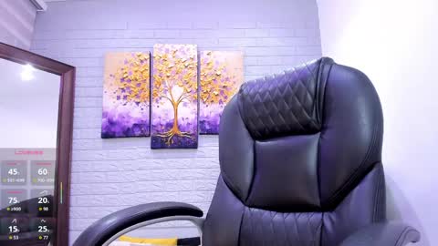    online show from April 18, 7:58 pm