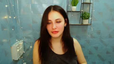 Snapshot of _alicecandy_ chatting on December 19, 8:23 pm Alice online show from December 19, 8:23 pm