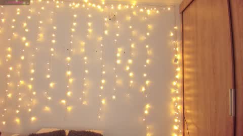 Snapshot of _allisongomez chatting on December 23, 2:42 am _allisongomez online show from December 23, 2:42 am